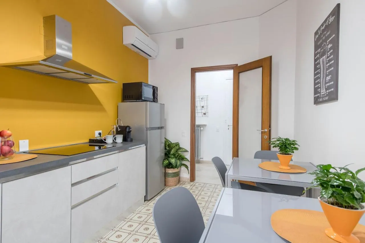 L'Attimo Guesthouse Verona 0*,  Italia